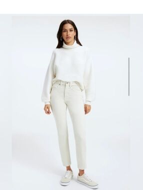 Good American Good Classic High-Rise SlimStraight Jeans in Bone 25/0